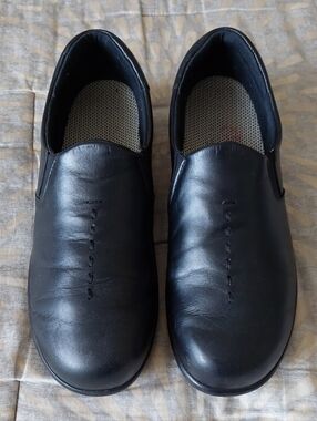 SAS Women's Black Slip-On Leather Comfort Shoes Size 7.5